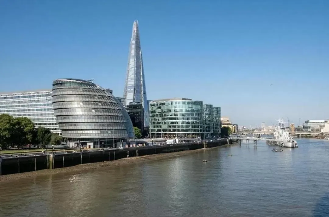 Skylight 1-Bed Apartment Near London Bridge & Tower Bridge - Excellent Transport Links