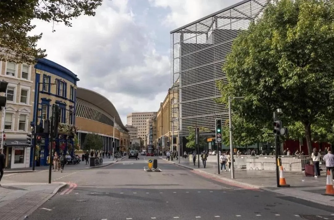 Skylight 1-Bed Apartment Near London Bridge & Tower Bridge - Excellent Transport Links 0*,
