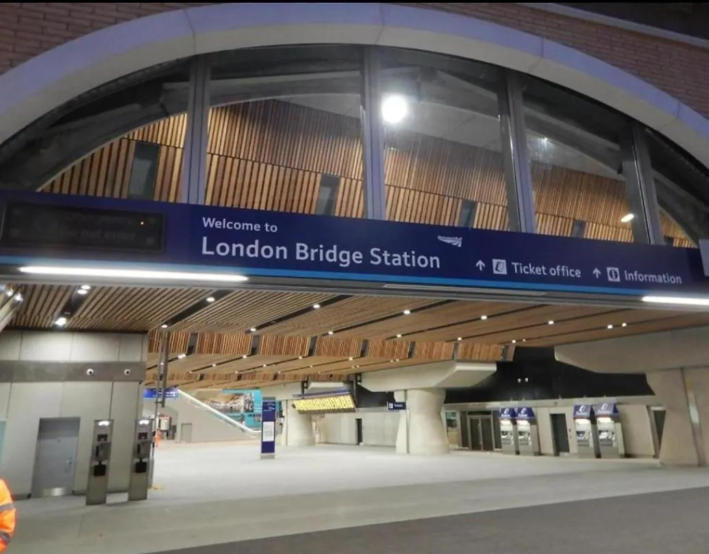 Skylight 1-Bed Apartment Near London Bridge & Tower Bridge - Excellent Transport Links 0*,  United Kingdom