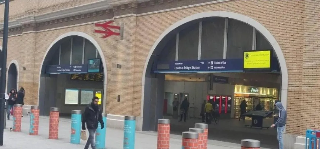 Skylight 1-Bed Apartment Near London Bridge & Tower Bridge - Excellent Transport Links 0*,