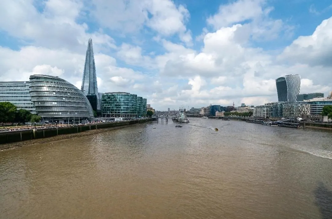 Skylight 1-Bed Apartment Near London Bridge & Tower Bridge - Excellent Transport Links
