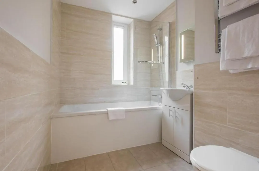 Skylight 1-Bed Apartment Near London Bridge & Tower Bridge - Excellent Transport Links 0*,  United Kingdom