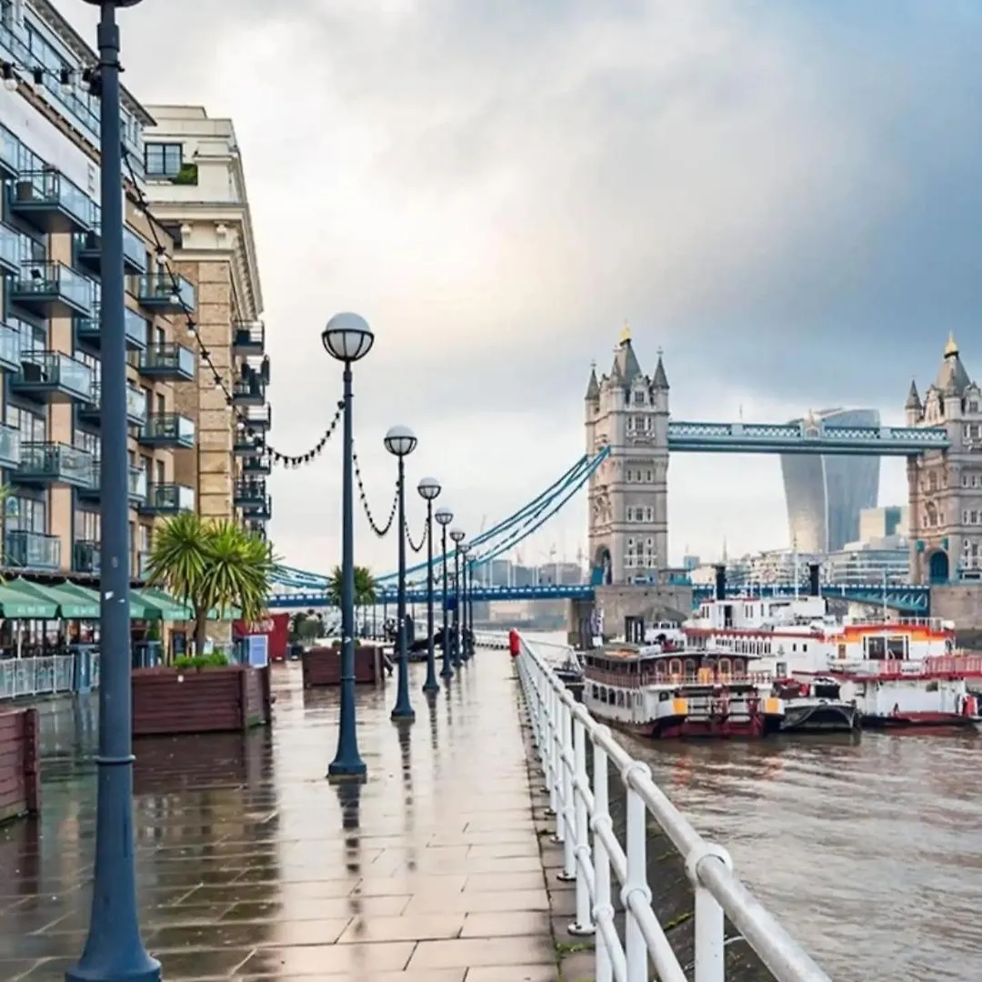 Skylight 1-Bed Apartment Near London Bridge & Tower Bridge - Excellent Transport Links